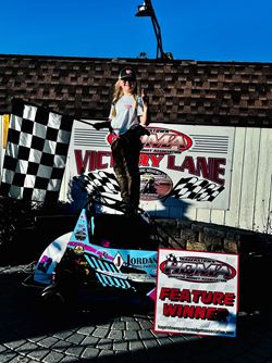 Lizzy Vogel feature winner of a race